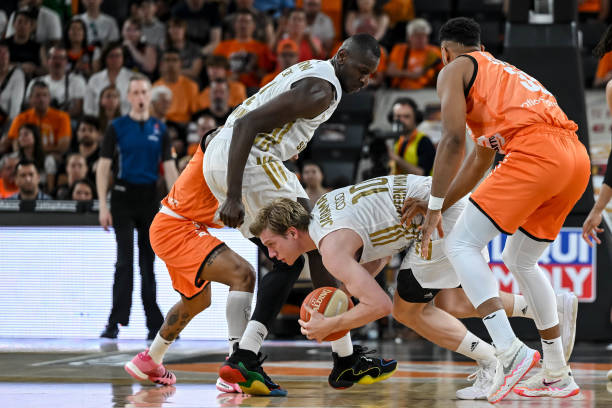 她的数据和 她的数据和