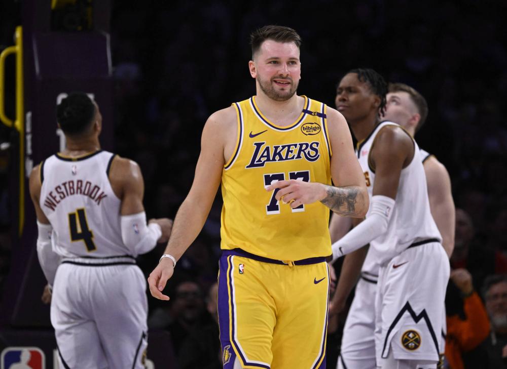 凭借其对技 凭借其对技