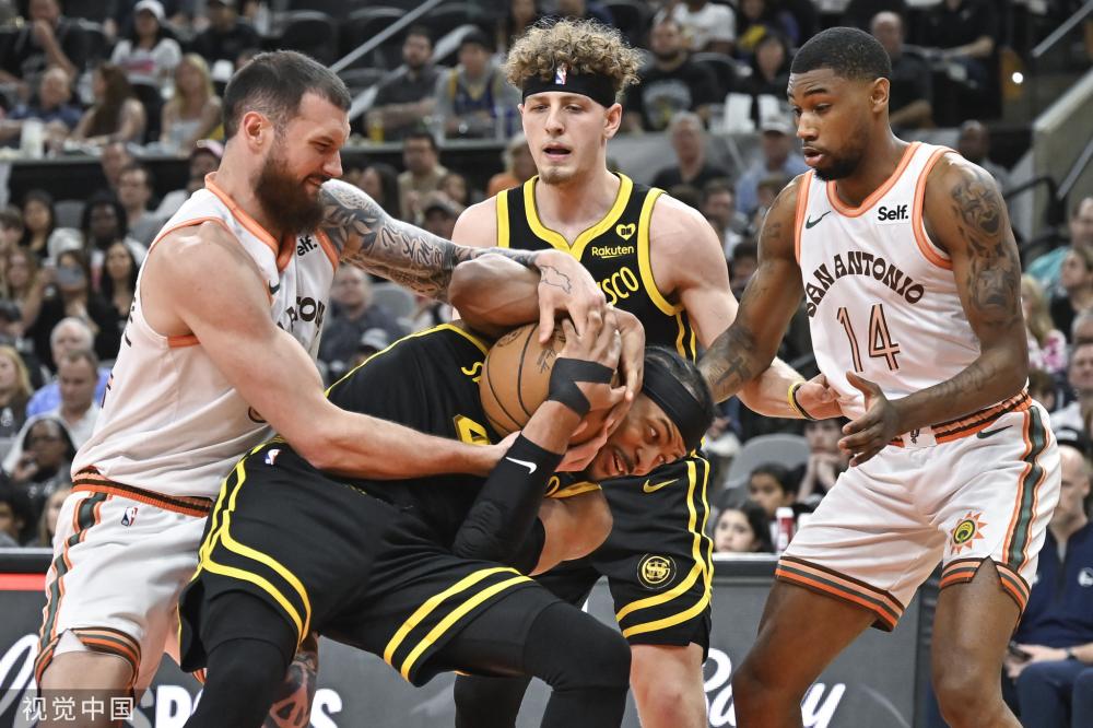 不雅手势被 不雅手势被