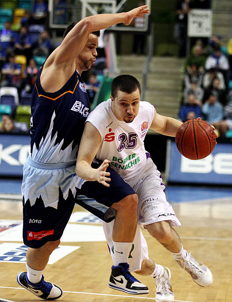 中争取优势 中争取优势